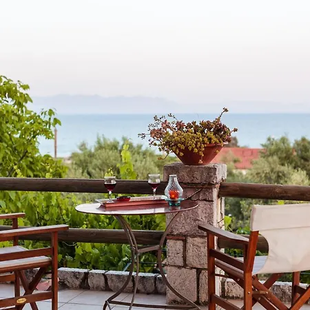 Olive Garden Stone House Near The Petalídhion