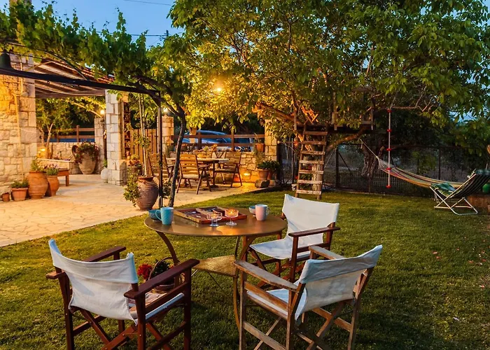 Olive Garden Stone House Near The Holiday home