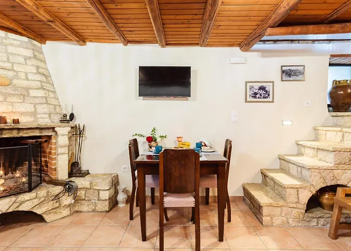 Olive Garden Stone House Near The Holiday home *