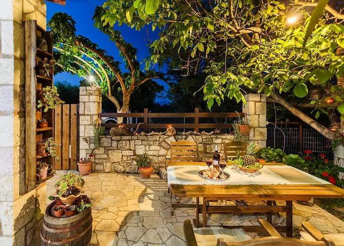 Olive Garden Stone House Near The Holiday home *