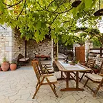 Tatil Evi Olive Garden Stone House Near The *