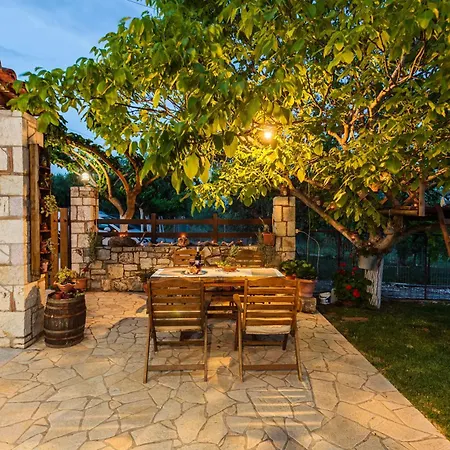 Apartment Olive Garden Stone House Near The *