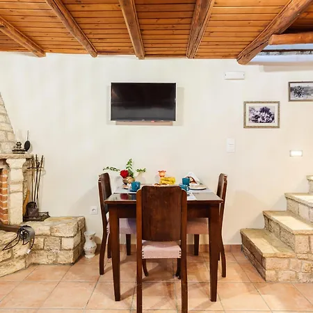 Apartment Olive Garden Stone House Near The Petalidi