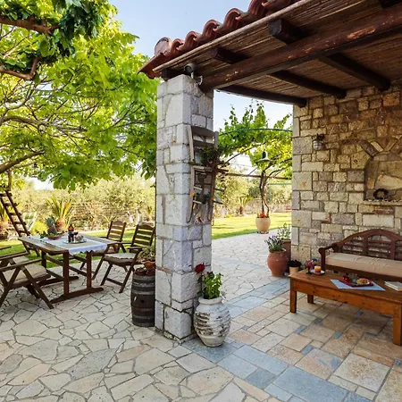 Olive Garden Stone House Near The Petalidi