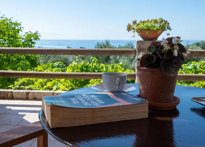 Σπίτι διακοπών Olive Garden Stone House Near The