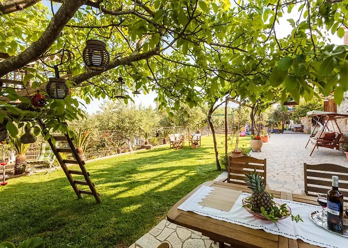 Olive Garden Stone House Near The Πεταλίδι