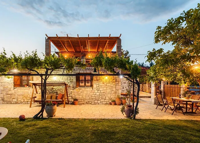 Olive Garden Stone House Near The * Πεταλίδι