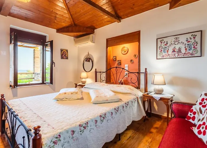 Olive Garden Stone House Near The * Πεταλίδι