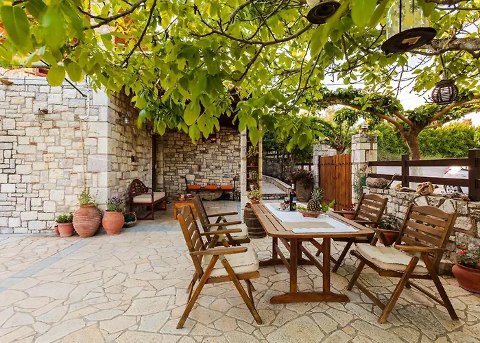 Σπίτι διακοπών Olive Garden Stone House Near The *