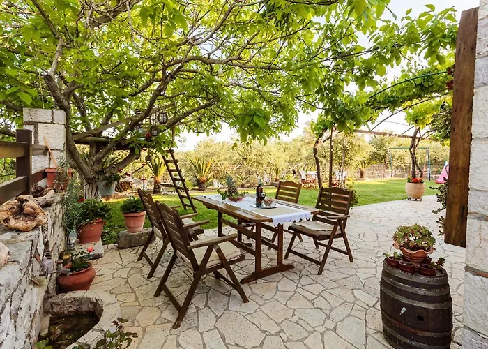 Olive Garden Stone House Near The *